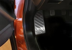 Croni Podstopnica do Nissan  Leaf II Hatchback5 2017- - Mat 1