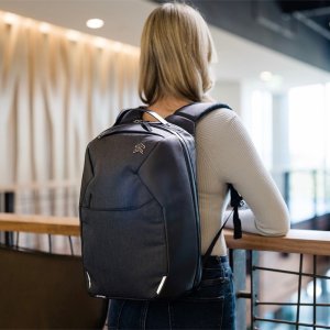 Plecak STM STM Myth Backpack 18L - Plecak MacBook Pro 15" / MacBook Pro 16" / Notebook 15" - 16" (Black) 1