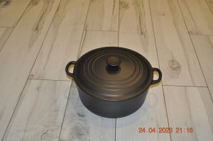 le creuset Le Creuset Signature Casserole round 28 cm black 1