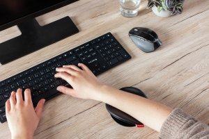 Cherry CHERRY ZUB SLIDEPAD ERGO gleitende Armauflage schwarz 7