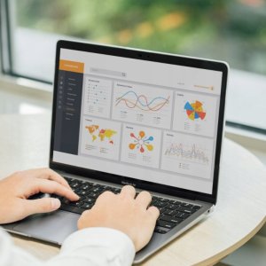 Filtr Moshi Moshi iVisor XT - Folia ochronna na ekran MacBook Pro 14" (M3/M2/M1/2023-2021) (czarna ramka) 4