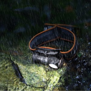 Latarka Fenix Fenix Head Lamp  HM50R V2.0 700 lm 28