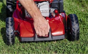Kosiarka spalinowa Einhell Petrol lawn mower GC-PM 51/3 S HW-E (red/black, with wheel drive) 4