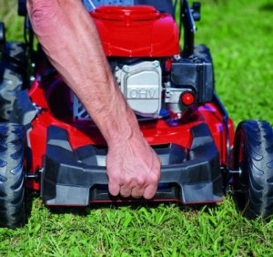 Kosiarka spalinowa Einhell Petrol lawn mower GC-PM 51/3 S HW-E (red/black, with wheel drive) 7