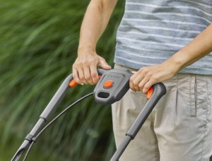 Kosiarka akumulatorowa Gardena GARDENA Cordless Lawnmower PowerMax 32/18V P4A solo, 18V (black/grey, without battery and charger, POWER FOR ALL ALLIANCE) 2
