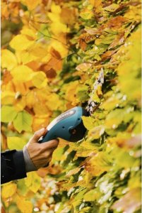 Gardena GARDENA Cordless Grass Shears ClassicCut Li, 3.6 volts, set with shrub blade (turquoise/black, Li-ion battery 2.5 Ah) 6