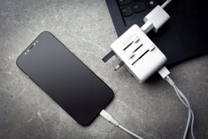 Ładowarka Fixed ładowarka / adapter podróżny 3xUSB-C/ 2xUSB-A 65W biały 11