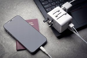 Ładowarka Fixed ładowarka / adapter podróżny 3xUSB-C/ 2xUSB-A 65W biały 12