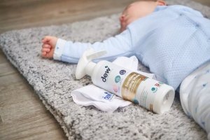 . Dew Child Care Woda oczyszczająca dla dzieci 2,5 l 4