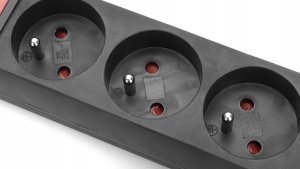 Montis Przedłużacz sieciowy 3 gn. 1,5m z przeł. czarny MT118B-1,5 MONTIS 3