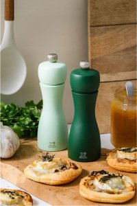Młynek do przypraw Peugeot Peugeot Tahiti pepper/salt mill set 2 pieces 15 cm green 10