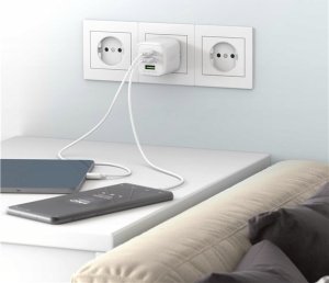 Ładowarka Goobay goobay USB-C fast charger Nano, PD, GaN, 65 watts (white, 1x USB-A, 2x USB-C PD, Charge 3.0) 6