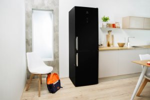 Lodówka Indesit Lodówka LI8 S2E K, Energy class E (old A++), height 189cm, czarny color 4