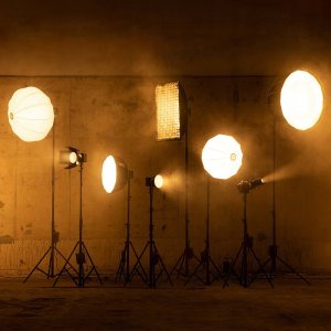 Lampa studyjna Zhiyun LED Molus G200 COB Light 12
