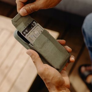 Peak Design Peak Design Mobile Wallet Stand - Magnetyczny Portfel Do Telefonu / Podstawka - Szarozielony 7