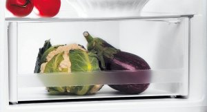 Lodówka Indesit INDESIT | Šaldytuvas | LI8 S2E W | Energy efficiency class E | Free standing | Combi | Height 188.9 cm | Šaldytuvas net capacity 228 L | Šaldiklis net capacity 111 L | 39 dB | Baltas 4