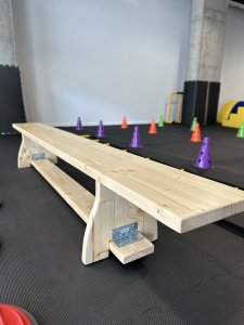 Ławka gimnastyczna drewniana UNDERFIT 2 m 5