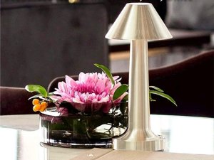 Lampka biurkowa Verk Lampka nocna stołowa do sypialni dotykowa lampa 3 stopniowa bezprzewodowa 4