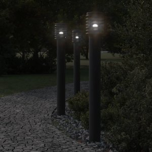 vidaXL Lampa ogrodowa słupek z gniazdkiem, czarna, 110 cm, stal 1