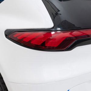 Mercedes Benz AMG EQA dla dzieci Biały + Pilot + 5-punktowe pasy + EVA + Wyświetlacz MP3 + LED 14