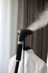 SteamOne Parownica do ubrań czarna GEORGE EUES200B 19