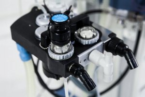 Deltaco Pakeliamas sieninis laikiklis DELTACO OFFICE ypač plonas, 32"-55", 35kg, 100x100-400x400, juodas / ARM-0152 11