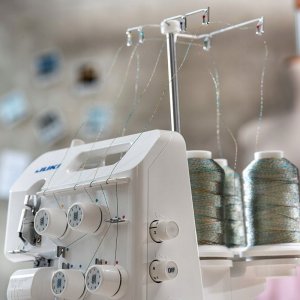 Maszyna do szycia Juki Maszyna do szycia overlock MO-654DEN/CE6 9