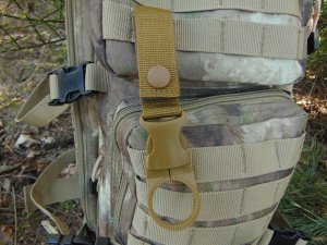 MFH UCHWYT NA BUTELKĘ  DO PLECAKA  PASKA  SYSTEM MOLLE 2