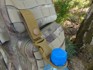 MFH UCHWYT NA BUTELKĘ  DO PLECAKA  PASKA  SYSTEM MOLLE 6