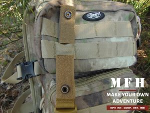 MFH UCHWYT NA BUTELKĘ  DO PLECAKA  PASKA  SYSTEM MOLLE 10