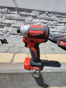 Klucz udarowy Milwaukee Milwaukee Akumuliatorinis smūginis suktuvas M18 CBLID-0 (be akum. ir kroviklio) 10