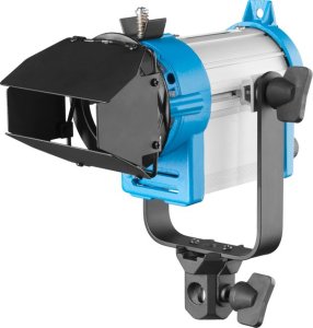 Lampa studyjna Freepower Reflektor halogenowy FreePower 150W z soczewką Fresnela i regulacją 2