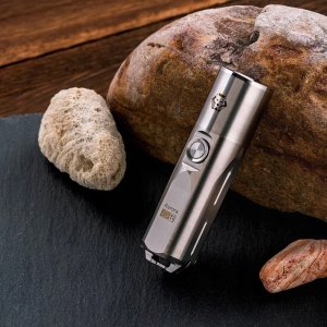 Latarka RovyVon Latarka LED RovyVon Aurora A24 Natural TI Tytanowa EDC Dioda CREE XP-L 1000 Lumenów 2