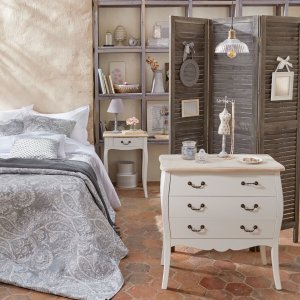 Atmosphera Lampka stojąca z drewnianą podstawką, ciekawy dodatek do oświetlenia pomieszczeń w stylu vintage 2