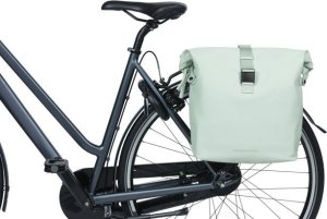 Basil Sakwa podwójna BASIL SOHO DOUBLE PANNIER BAG NORDLICHT MIK, MIK System (ready to go) 41L 100% wodoodporna pastel green oświetlenie Nordlicht Technolog 6