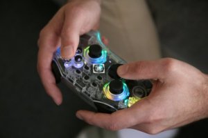 Kontroler Deltaco Belaidis permatomas DELTACO GAMING Nintendo Switch valdymo pultelis, RGB / 4222135 13