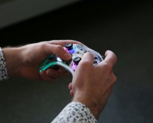 Kontroler Deltaco Belaidis permatomas DELTACO GAMING Nintendo Switch valdymo pultelis, RGB / 4222135 14