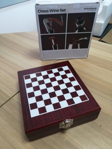 InnovaGoods Zestaw akcesoriów do wina i szachy InnovaGoods (37 części) 5