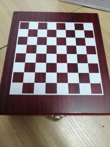 InnovaGoods Zestaw akcesoriów do wina i szachy InnovaGoods (37 części) 7