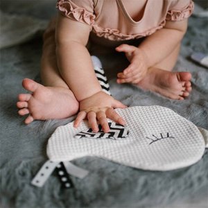 BabyOno 1536 PRZYTULANKA SZELEŚCIK LITTLE BIRDIE BLINK & SHINE 5