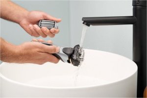 Panasonic Panasonic ES-LV69-S803 Electric Shaver, Black/Silver | Panasonic 4