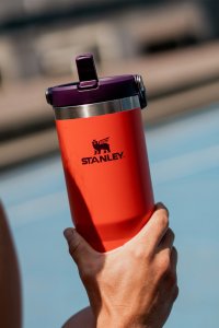 Stanley Kubek ze słomką IceFlow™ Flip Straw Tumbler 890ml 4
