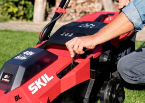 Kosiarka elektryczna Skil GM1E0140BA 13