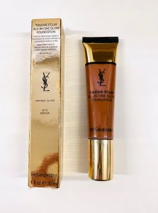 Yves Saint Laurent Yves Saint Laurent, Touche Eclat All-In-One Glow, Natural Medium Coverage, Liquid Foundation, B 70, Mocha, SPF 23, 30 ml For Women 5