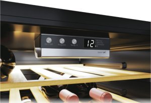 Chłodziarka do wina Candy Candy | Wine Cooler | CWC 154 EEL/NF | Energy efficiency class G | Free standing | Bottles capacity 41 | Black 5