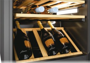 Chłodziarka do wina Candy Candy | Wine Cooler | CWC 200 EELW/NF | Energy efficiency class G | Free standing | Bottles capacity 81 | Black 3