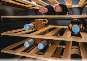 Chłodziarka do wina Candy Candy | Wine Cooler | CWC 200 EELW/NF | Energy efficiency class G | Free standing | Bottles capacity 81 | Black 5