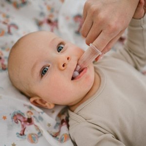 BabyOno 1545 SZCZOTECZKA DO ZĘBÓW NA PALEC DLA NIEMOWLĄT 6