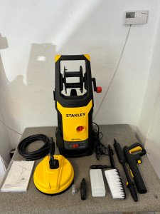 Myjka ciśnieniowa Stanley STANLEY SXPW24BX-E aukšto slėgio plovimo mašina su terasos valikliu (2400 W, 170 barų, 500 l/h) | Stanley 2400 W | 170 barų | 500 l/val 2