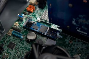 Dysk serwerowy Kingston DC2000B 960GB PCI-E x4 Gen 4 NVMe  (SEDC2000BM8/960G) 8